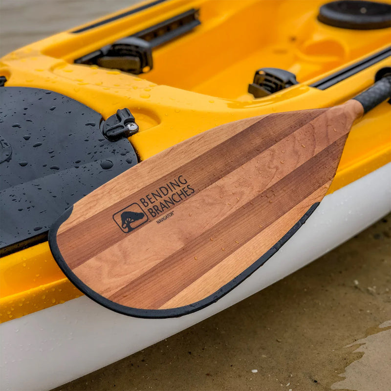 Load image into Gallery viewer, Bending Branches Navigator Versa-Lok Carbon Doppelpaddel im Einsatz