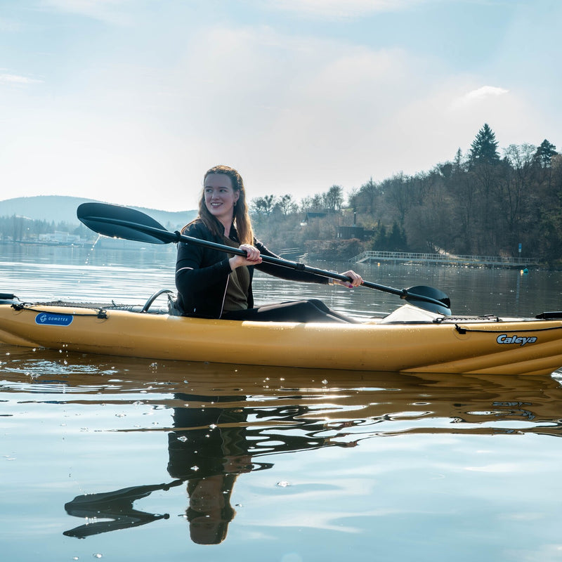 Load image into Gallery viewer, Gumotex Caleya in gelb auf dem Wasser