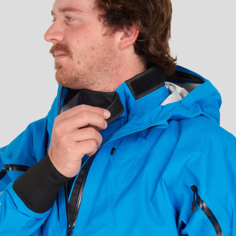 Cargue la imagen en el visor de la galería, NRS Riptide Paddeljacke in blau getragen