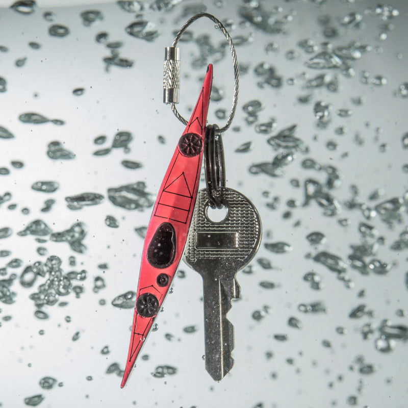 Lade das Bild in Galerie -Viewer, Hobkey Schlüsselanhänger Seekajak in rot