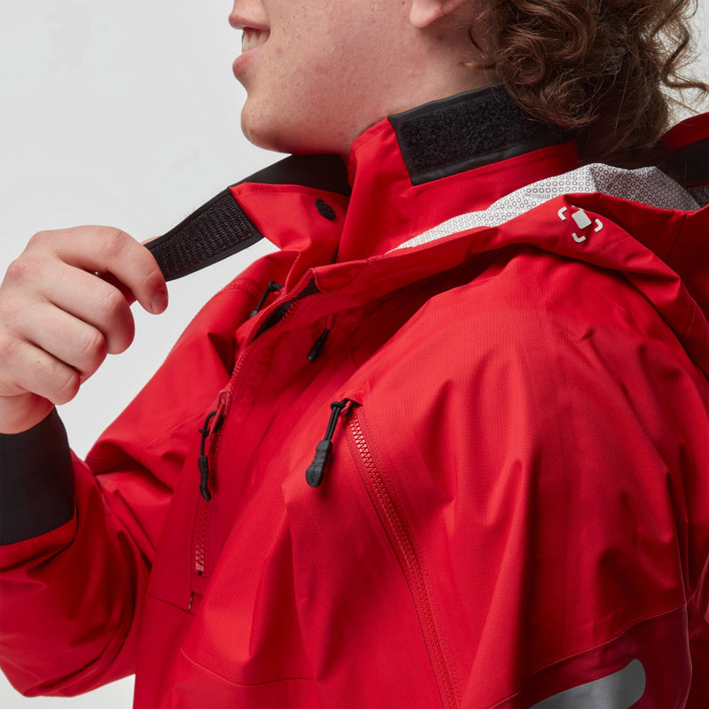 Laad de foto op in Galerie -Viewer, NRS Riptide Paddeljacke (Modell 2025) in rot Detailaufnahme