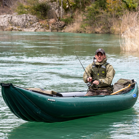Gumotex Baraka in grün beim Fischen