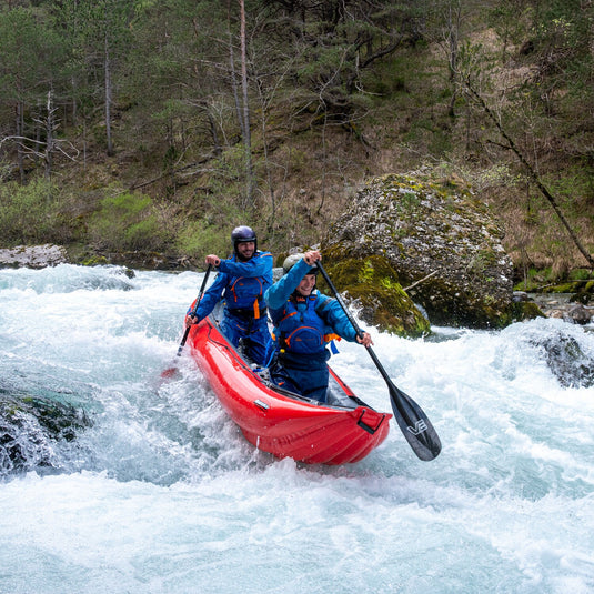 Gumotex Baraka in rot im Wildwasser