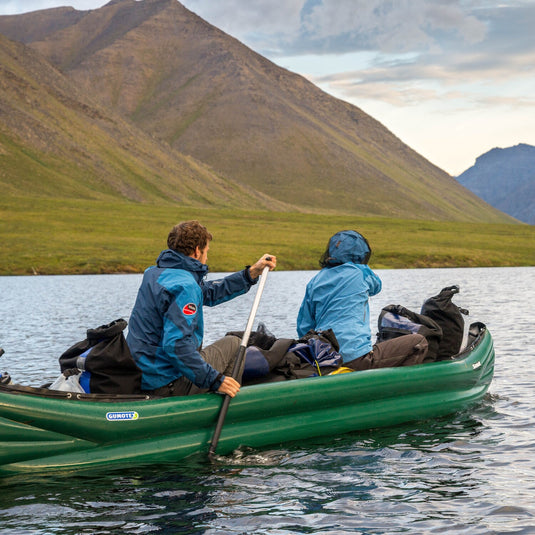 Gumotex Scout in grün im Einsatz mit 2 Personen