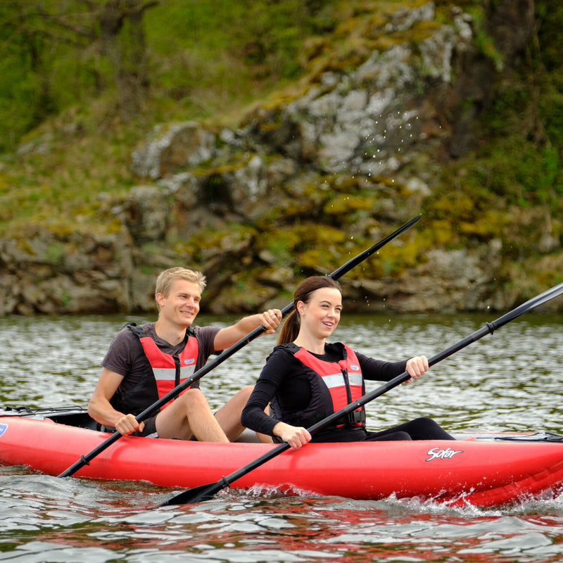 Carica immagine in Galleria Viewer, Gumotex Solar in rot im Einsatz 2 Personen
