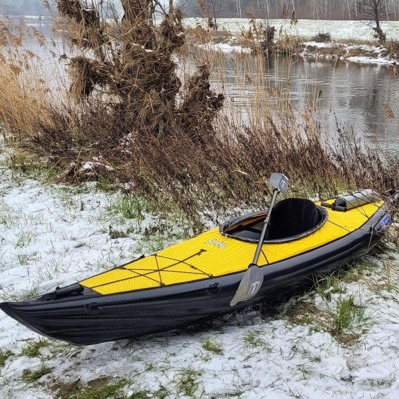 Töltse be a képet a galérianézegetőbe, Gumotex Swing 1 Modell 2025 im Einsatz mit Schnee
