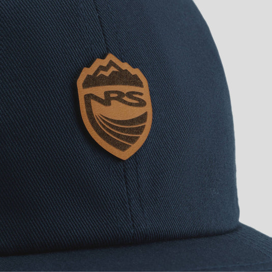 NRS Dad Hat Schirmkappe Logo Detailaufnahme