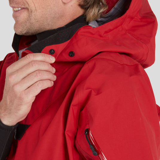 NRS Orion Trockenjacke Herren in rot Detailaufnahme