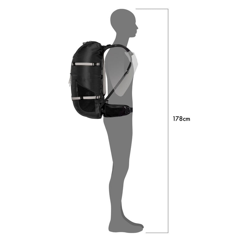 Load image into Gallery viewer, Ortlieb Atrack Rucksack Detail
