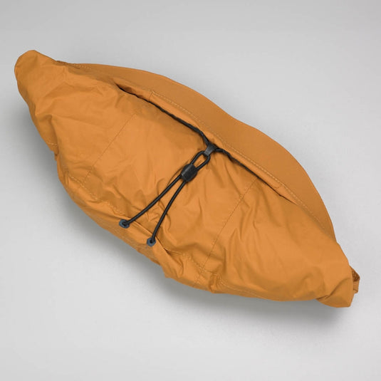 Palm Tora Jacke in Kapuze verstaut